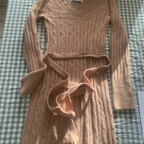 Abercrombie & Fitch Dresses & Skirts - Abercrombie & Fitch Tan Long Sleeve Dress